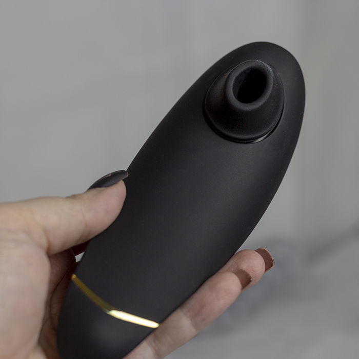 Review of the Womanizer Premium - Obsession Rouge